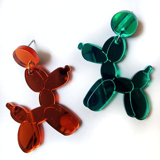 orecchini pendenti cani palloncino ispirati alle opere di Jeff Koons in plexiglass specchio arancione e verde 