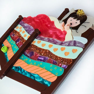 Spilla Principessa sul pisello