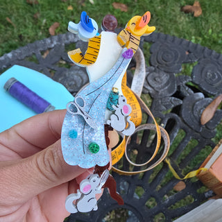 Spilla manichino di Cenerentola