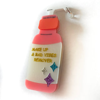 Dynamic brooch: makeup remover & … customizable!