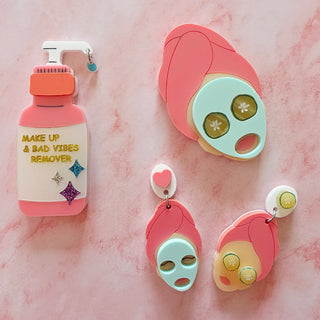 Beauty Mask brooch