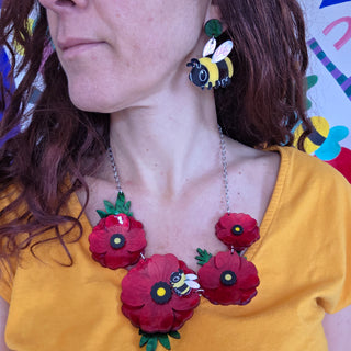 Poppy necklace