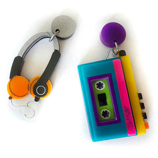 Orecchini cuffie e music tape player anni '80
