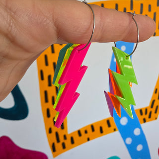 Orecchini cerchio saetta colori fluo