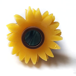 Anello girasole in plexiglass giallo scuro piegato a mano con fascia non regolabile verde scuro marmorizzato