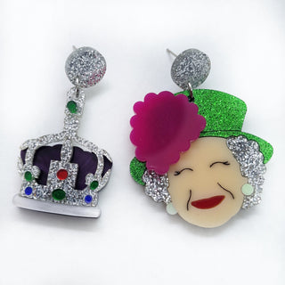 Orecchini Lillibet in plexiglass con cappellino verde glitter e fucsia e corona