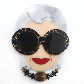 Spilla ispirata all'icona di stile Iris Apfel con occhiali in plexiglass nero o oro e collana di perline colorate