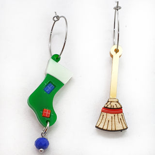 Stocking and broom of the Epiphany circle earrings